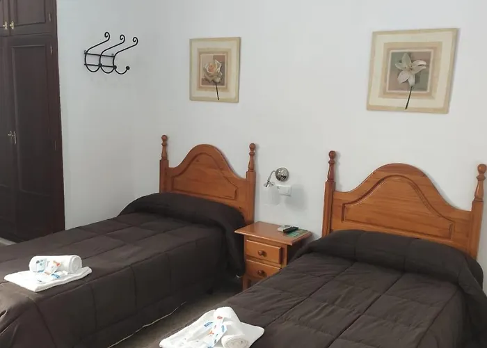 Efebo 24h بيت ضيافة أنتيكيرا